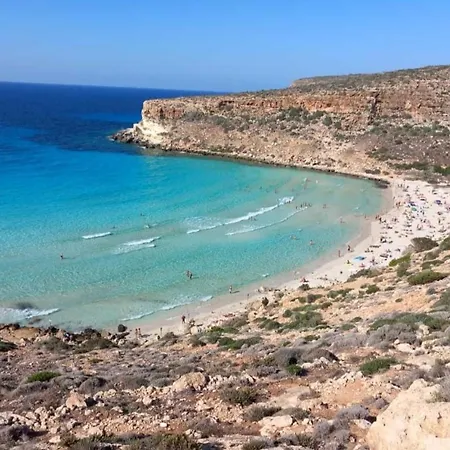 Casa A 3 Passi Di Cala Madonna * Lampedusa